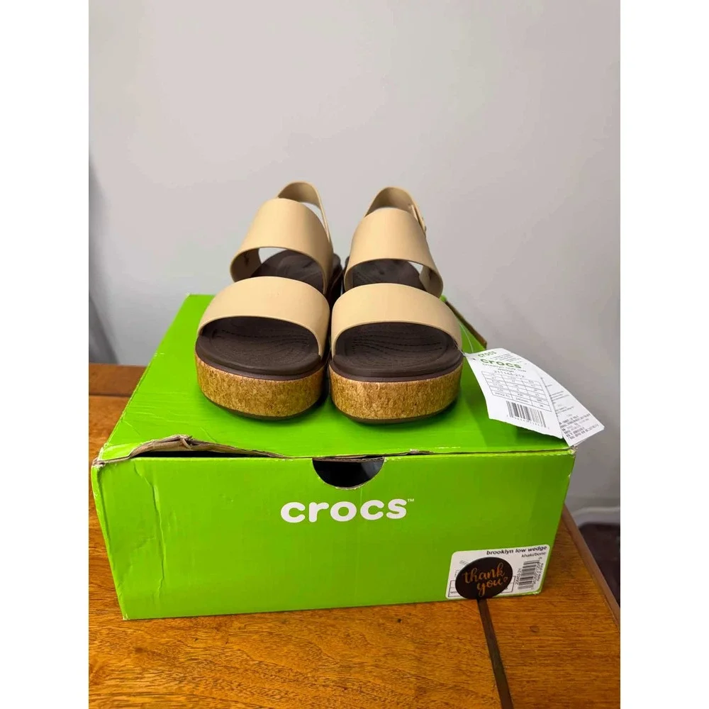 New Crocs Womens 7 Brooklyn Cork Low Wedge Khaki Bone Sandals 211144212 Platform